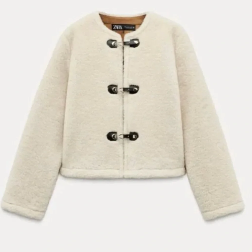 ZARA Cream Double Face Faux Shearling Fur Peg Strap Closure Collarless Jacket
